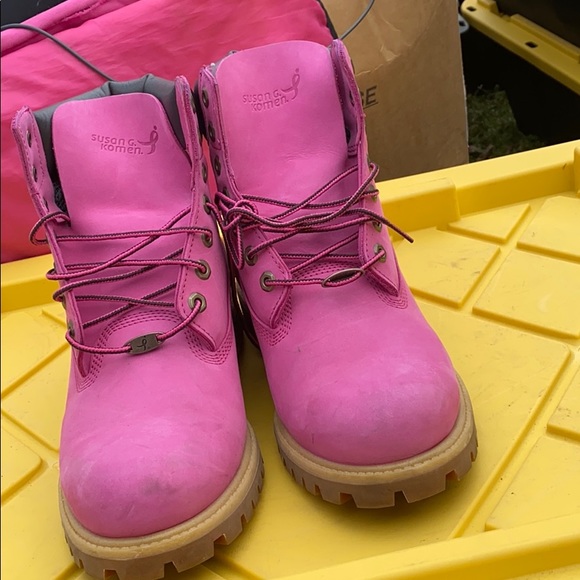 Pink Timberlands - Picture 2 of 2
